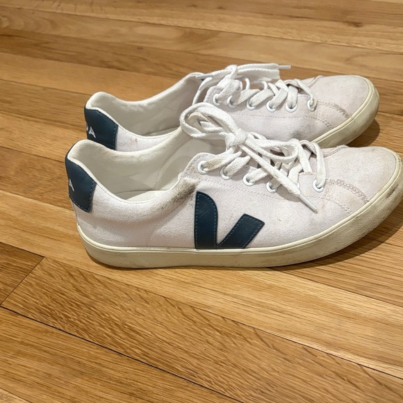 Veja Women's Cream and Navy Athletic Shoes - Picture 3 of 6